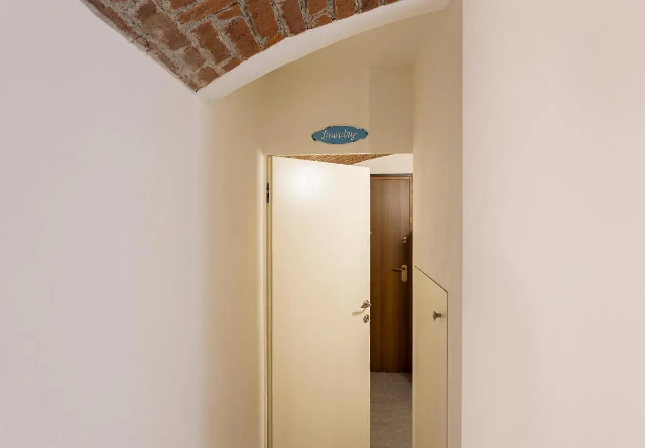 Modern & Stylish Loft - 2 Min From Central Station Milan 0*,  Italie