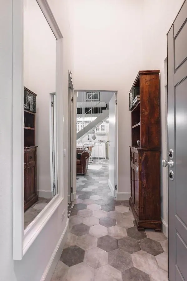 Modern & Stylish Loft - 2 Min From Central Station Milán 0*,